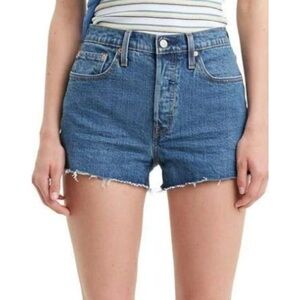BNWT Levi's Women's Blue Jean Shorts SZ 31